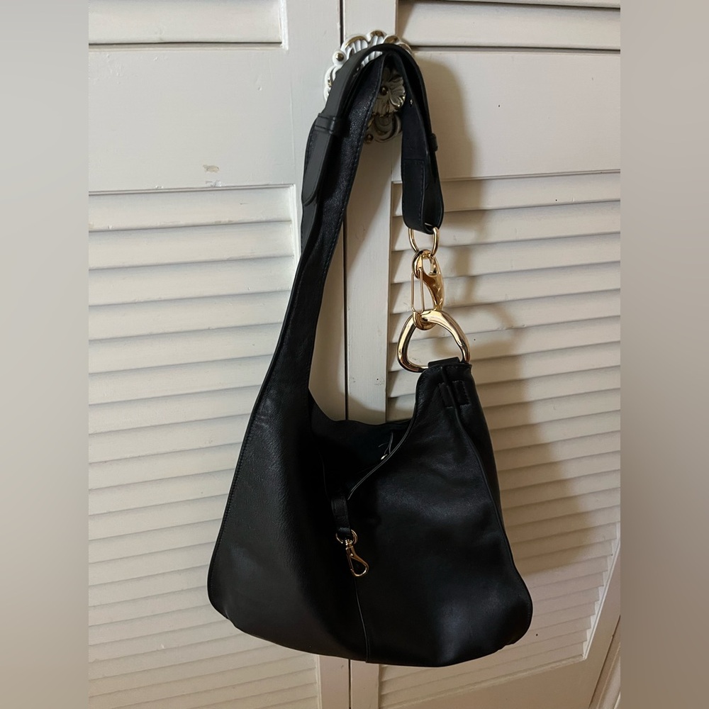 Dolce Vita Sleek Black Leather Shoulder Bag w Gold Accent, adjustable strap - Picture 7 of 9